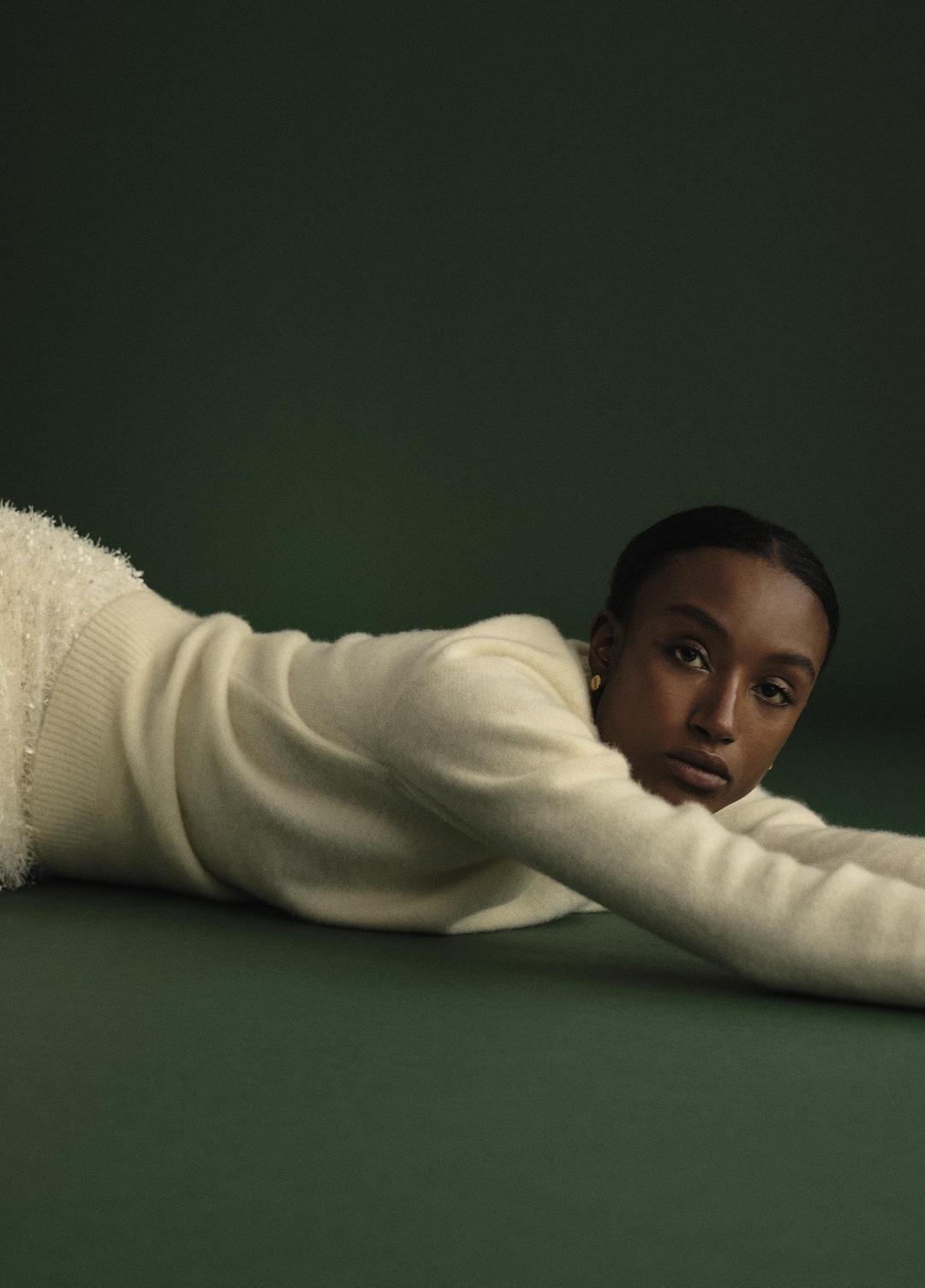 Plush Cashmere Crew Neck Sweater in Crew Neck OFF WHITE | VINCE Women