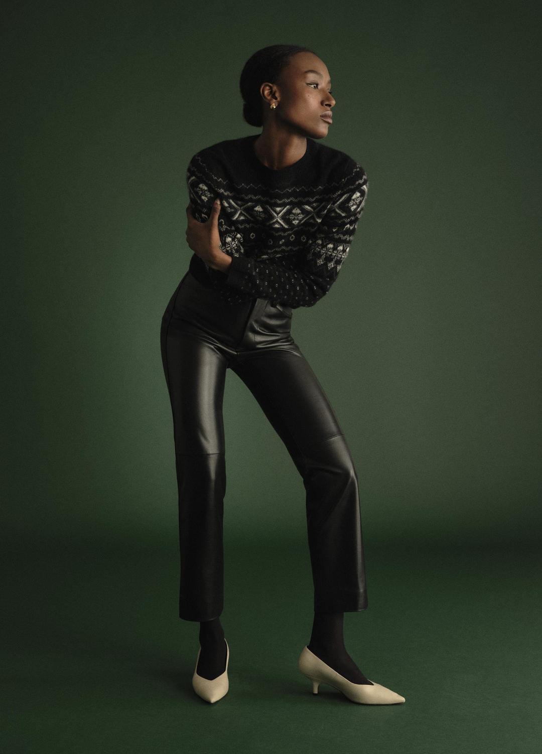 Fair Isle Plush Cashmere Sweater in Crew Neck BLACK/WHITE COMBO | VINCE Women