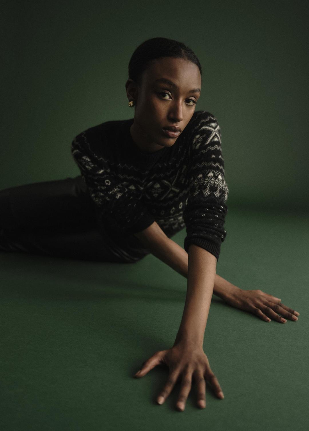 Fair Isle Plush Cashmere Sweater in Crew Neck BLACK/WHITE COMBO | VINCE Women