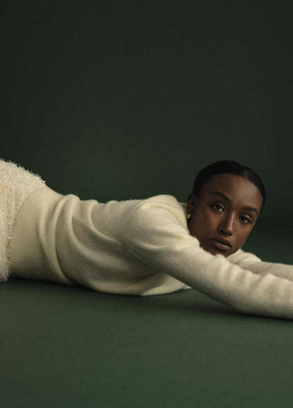Plush Cashmere Crew Neck Sweater in Crew Neck OFF WHITE | VINCE Women