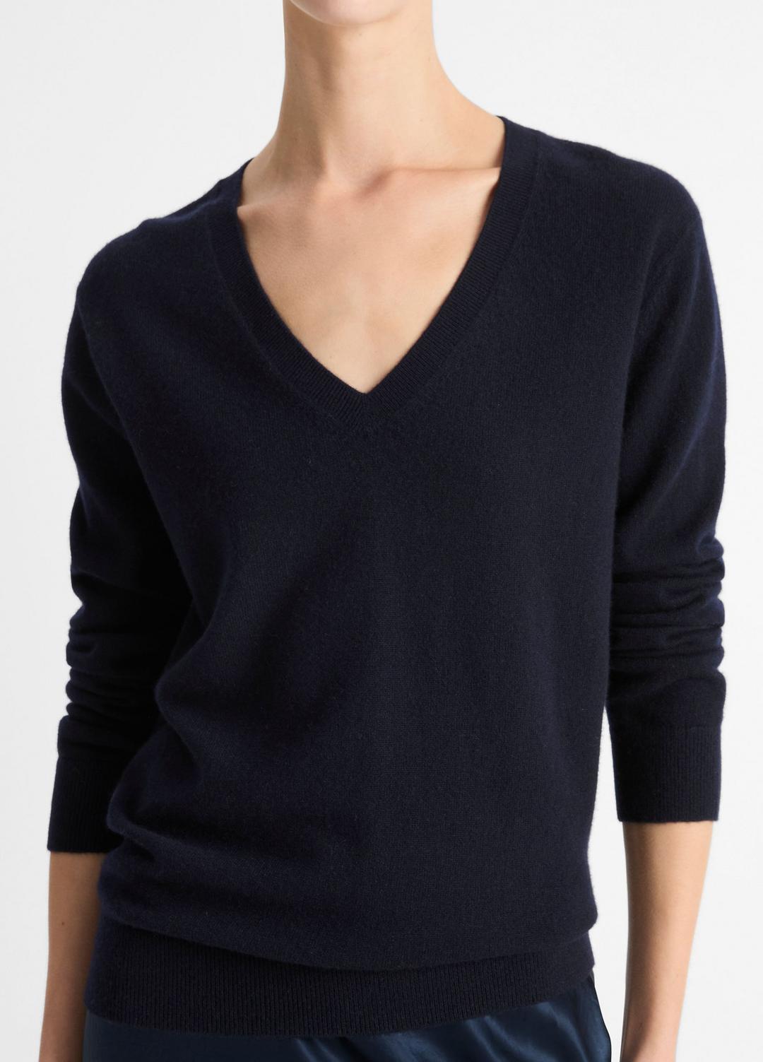 Cashmere Weekend V-Neck Sweater in V-Neck COASTAL BLUE | VINCE Women