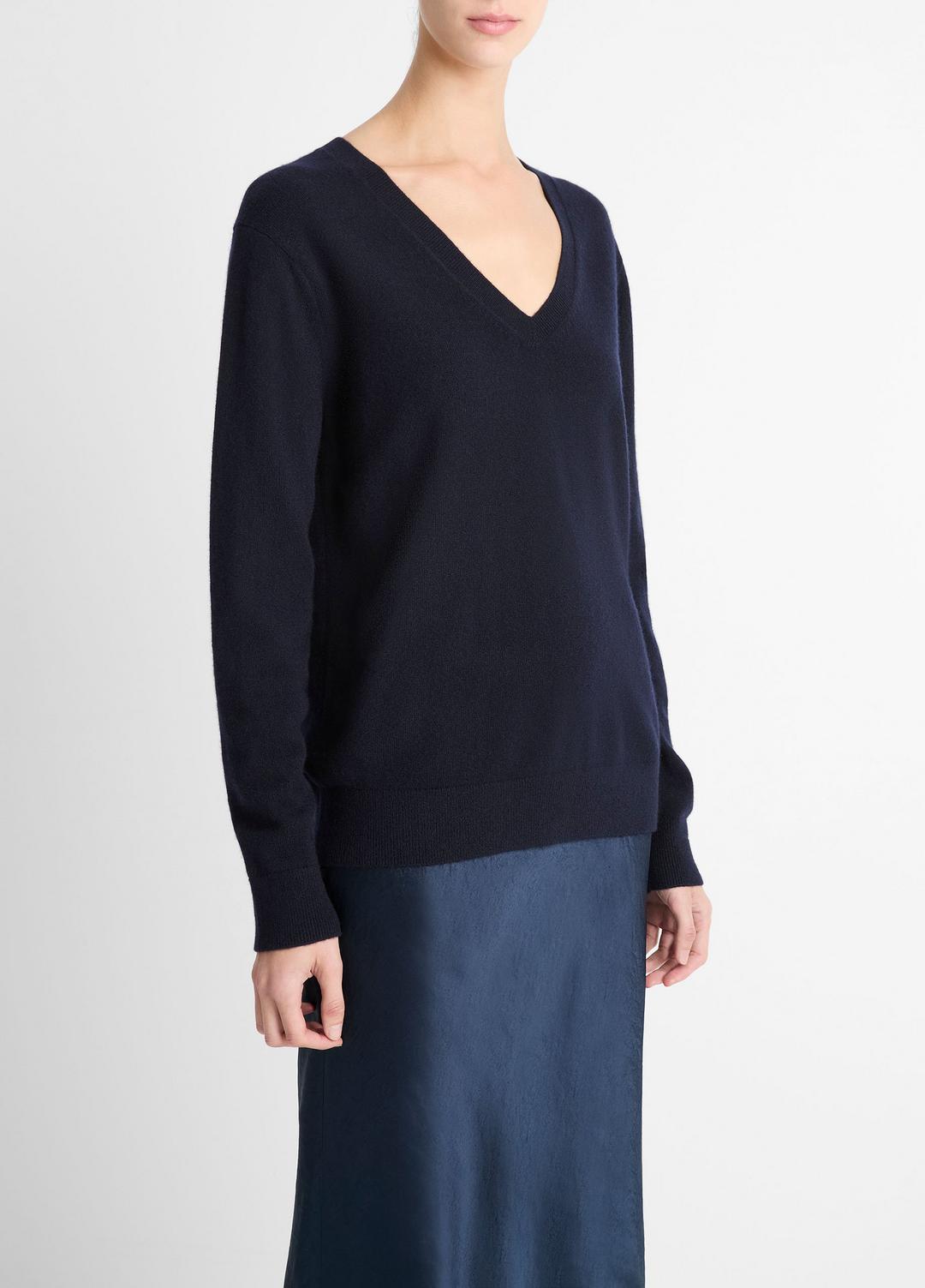 Cashmere Weekend V-Neck Sweater in V-Neck COASTAL BLUE | VINCE Women