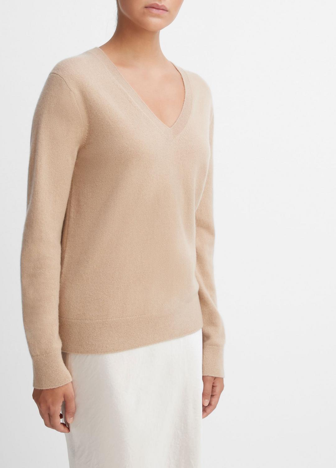 Cashmere Weekend V-Neck Sweater in V-Neck CAMEL | VINCE Women