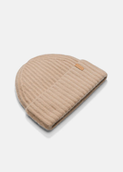 Plush Cashmere Chunky-Knit Beanie in Scarves & Hats CAMEL | VINCE Women