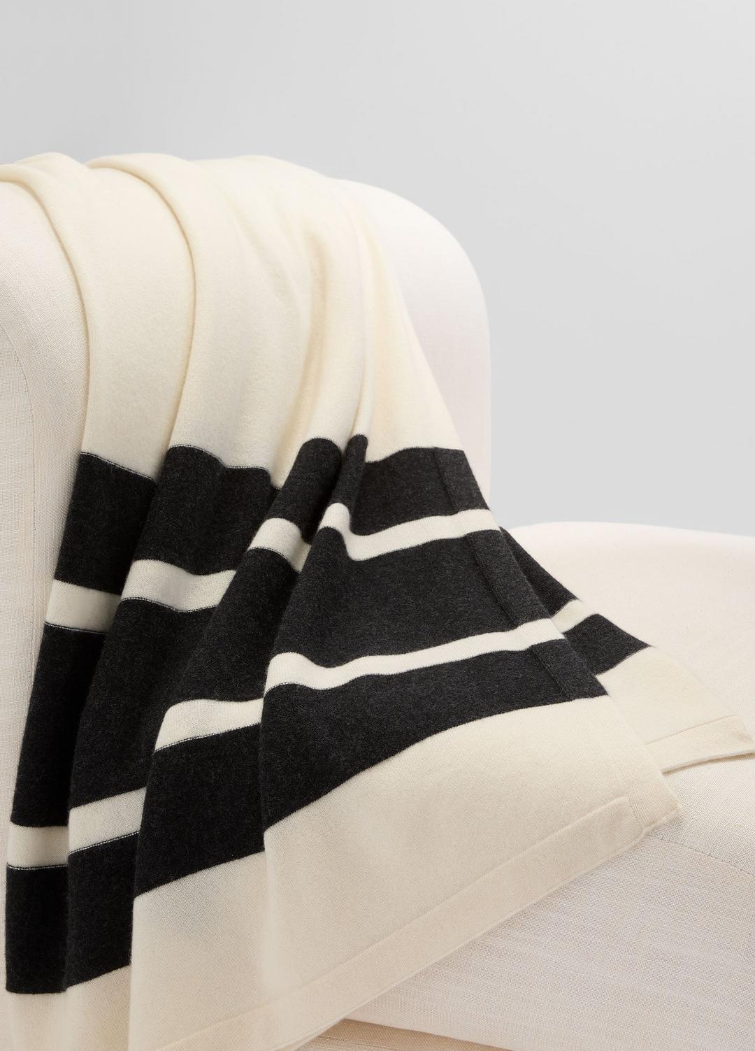 Cashmere Jersey Stripe Throw in Pillows & Blankets BLANC | VINCE Women