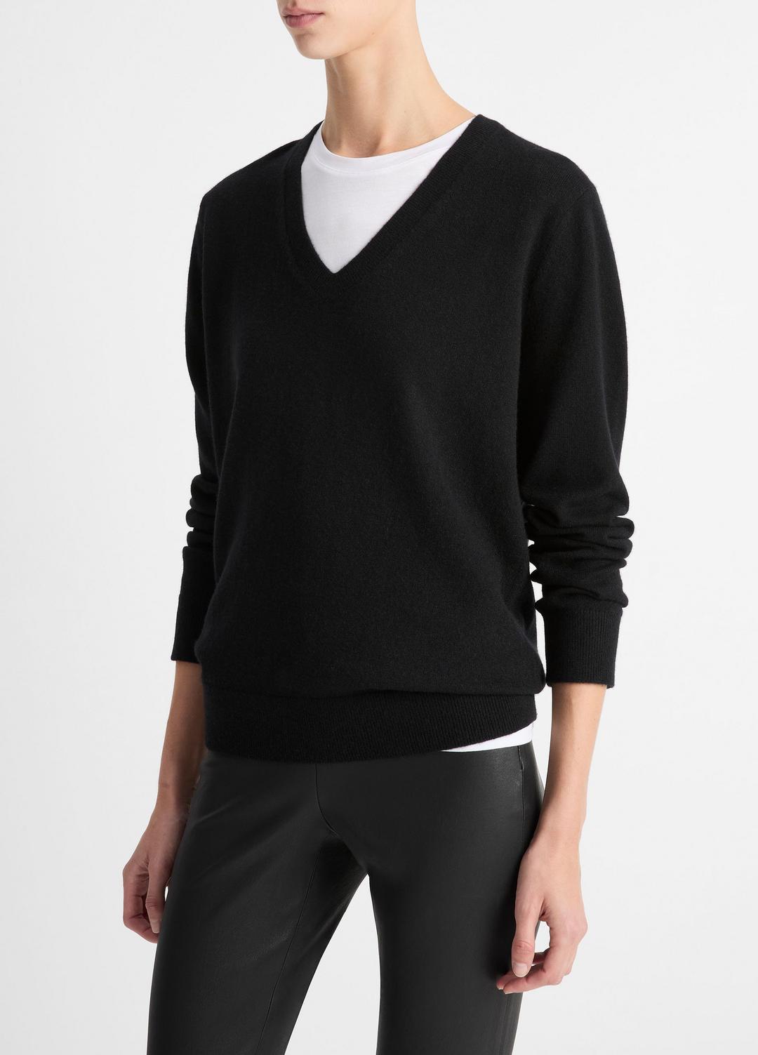 Cashmere Weekend V-Neck Sweater in Vince Products Women BLACK | VINCE Women