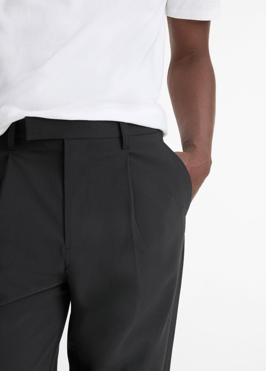 Louie Relaxed Pleated Trouser in Trousers BLACK | VINCE Men