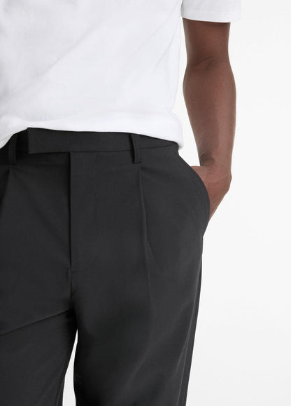 Louie Relaxed Pleated Trouser in Trousers BLACK | VINCE Men